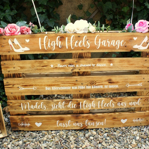 High Heels Garage, wedding, wedding party, signs, pallet signs, wedding decoration, high heels palette