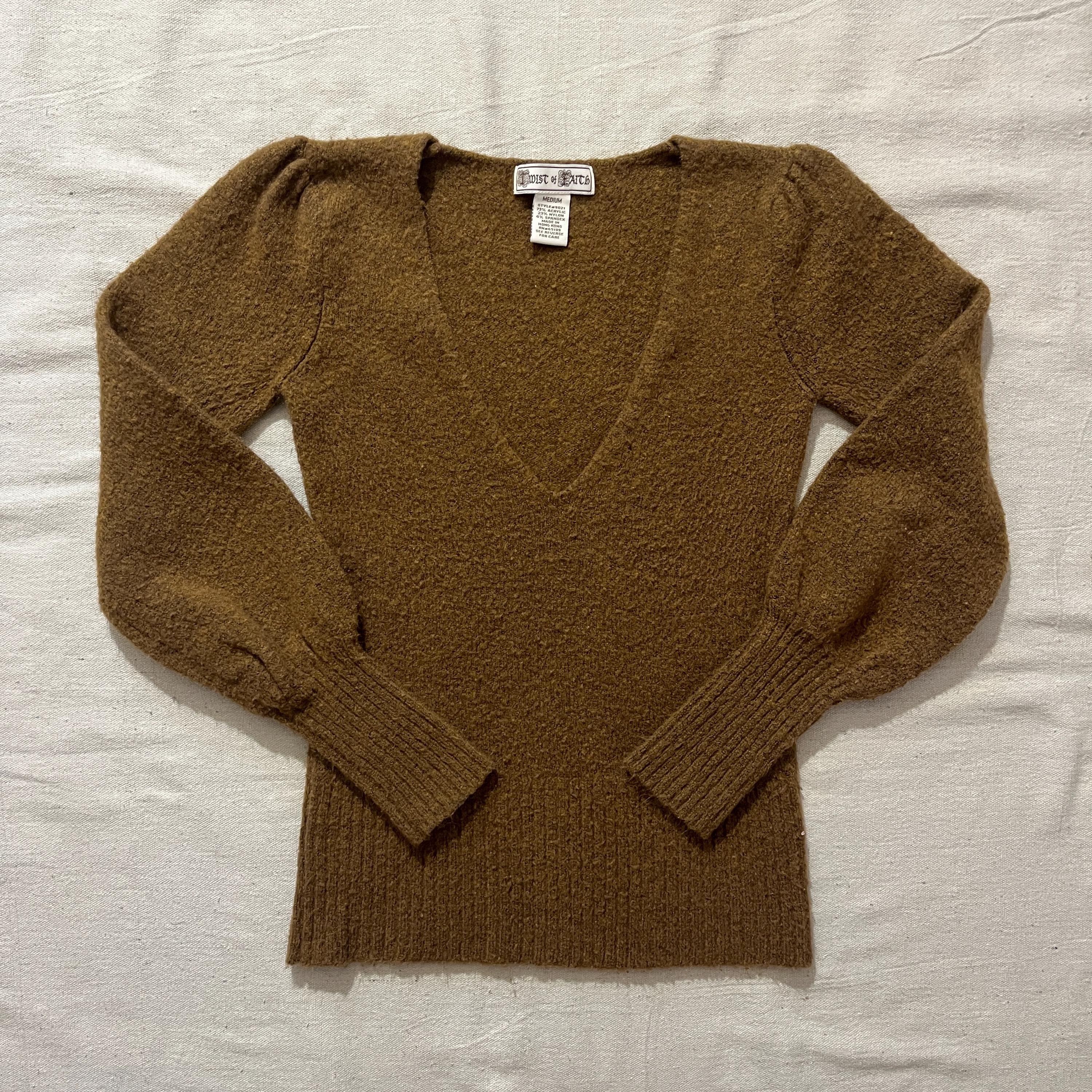 00s Vintage アーカイブ ローゲージ y2k メッシュ　ニット Vintage 00s Y2K Women's Femme Twist of Faith V Neck Sweater Fuzzy