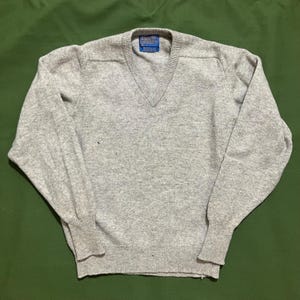 Vintage 80s/90s Pendleton Wool Knit V Neck Sweater Gray Large