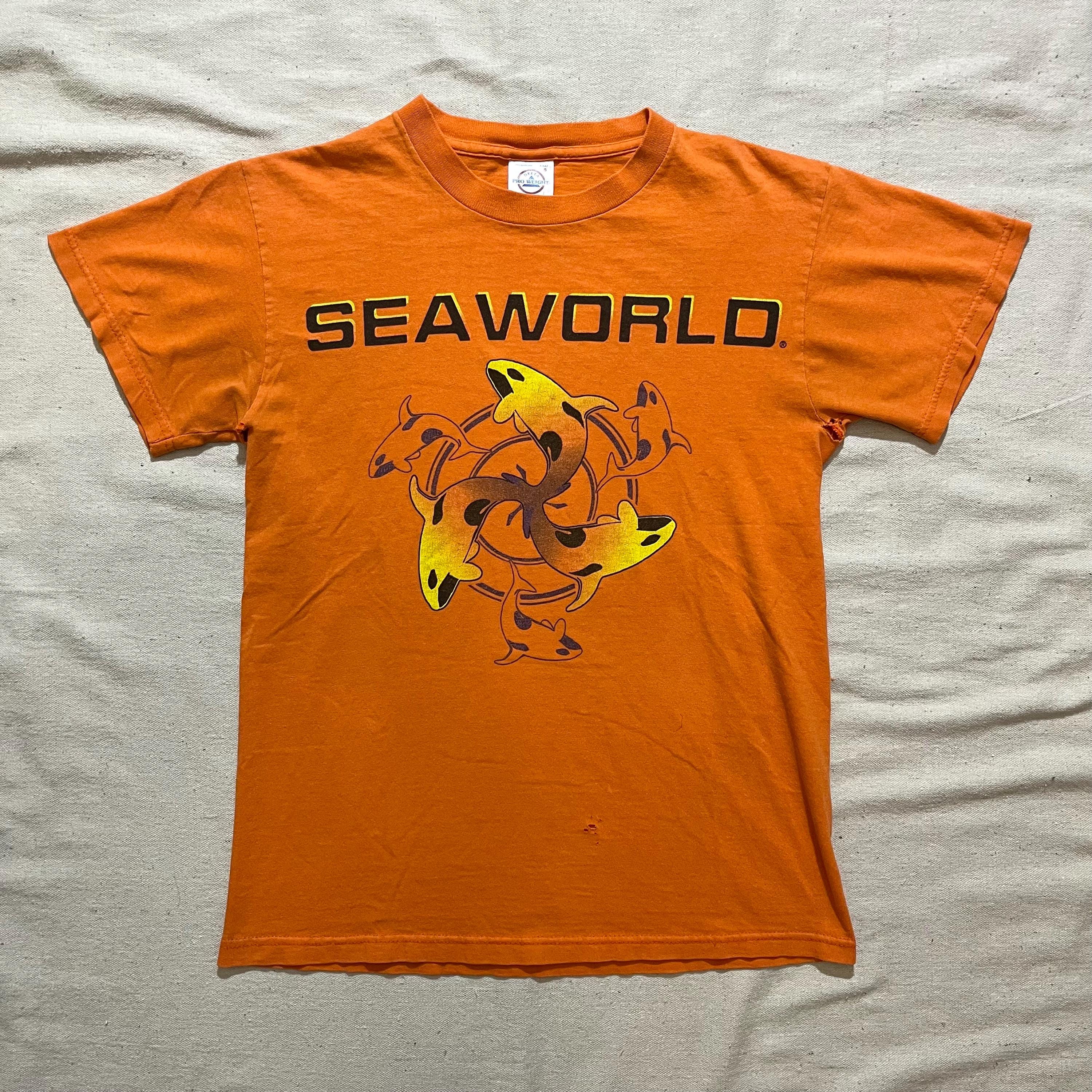 置物 #50s60sMichelindollwithvintagesweatshirt Vintage 90s 00s Y2K Seaworld Dolphin Whale Aquarium Graphic T