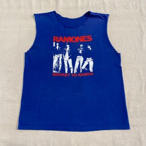Vintage 90s Ramones “Rocket to Russia” Chopped Band Graphic TShirt Large