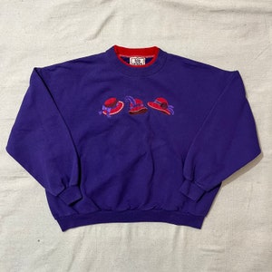 Vintage jaren '90 Top Stitch Morning Sun Hoge Hoed Oma Geborduurd Crewneck Sweatshirt Paars Medium Petite