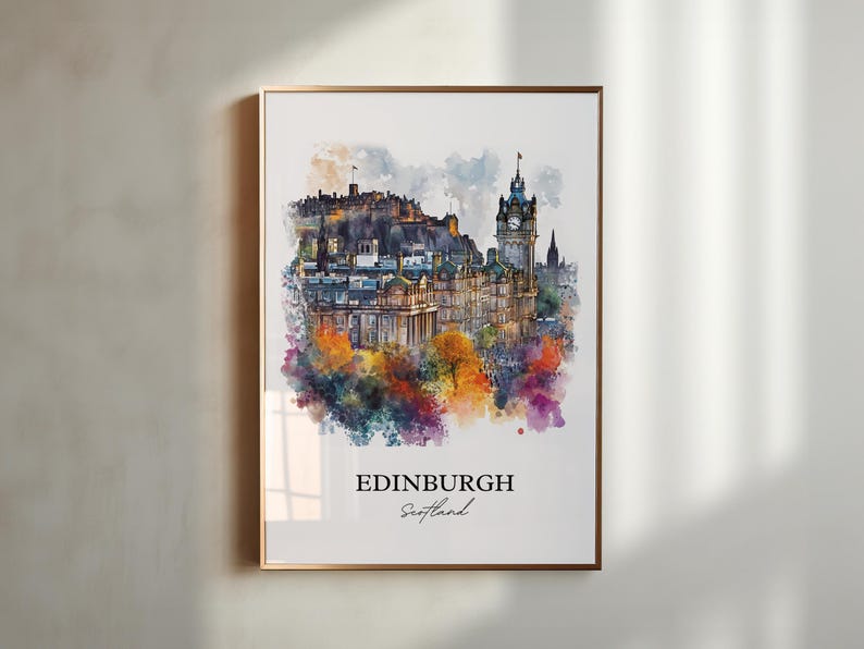 K&ouml;nnte beinhalten: Ein Aquarellbild von Edinburgh, Schottland. Das Bild zeigt das Edinburgh Castle, die Skyline der Stadt und einen Uhrturm. Das Bild ist in einem farbenfrohen Stil mit Spritzern von Blau, Gr&uuml;n, Gelb und Orange gehalten.