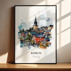 Puede incluir: Una pintura de acuarela de un pequeño pueblo con un alto campanario de iglesia en el centro. El pueblo está rodeado de árboles y el cielo es de un azul claro. El texto "RØROS Noruega" está escrito en la parte inferior de la pintura.
