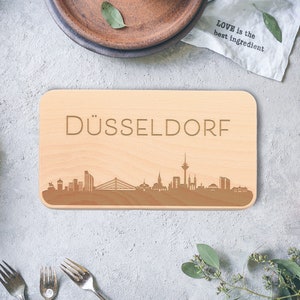 Snijplank individueel gegraveerd met de skyline van Düsseldorf, souvenir, gepersonaliseerd cadeau