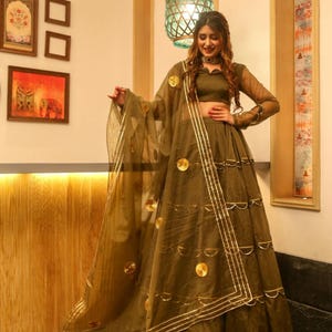Ensemble indien en organza Lehenga Choli : tenue de mariée de demoiselle d&#39;honneur Bollywood