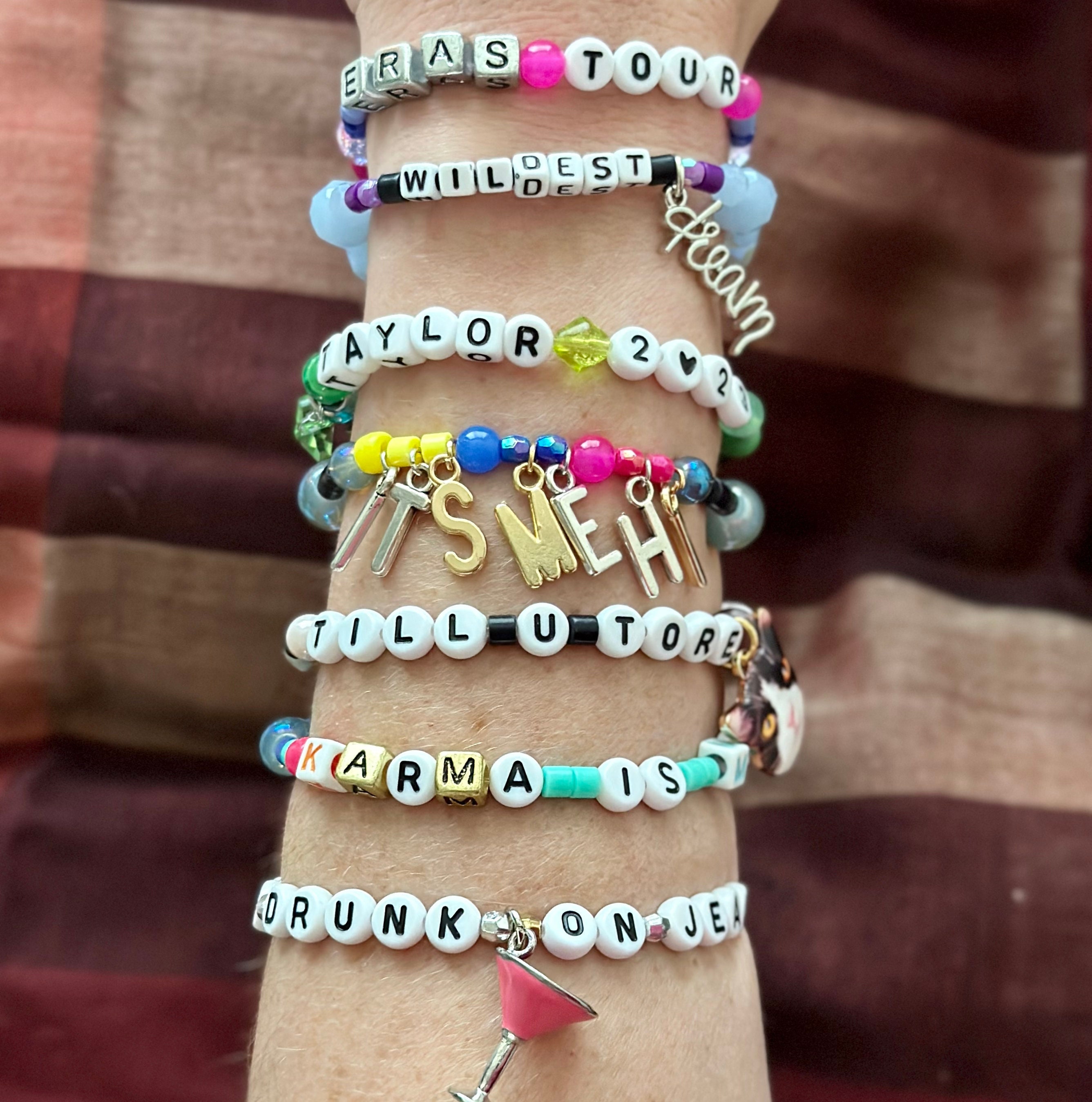 Taylor Swift Friendship Bracelet - it's me hi  Friendship bracelets with  beads, Friendship bracelets designs, Friendship bracelets