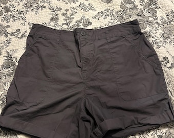 Women’s XL gray shorts
