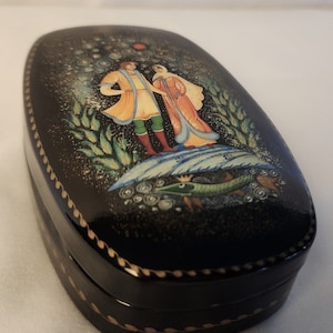 Hand painted Russian resin trinket box