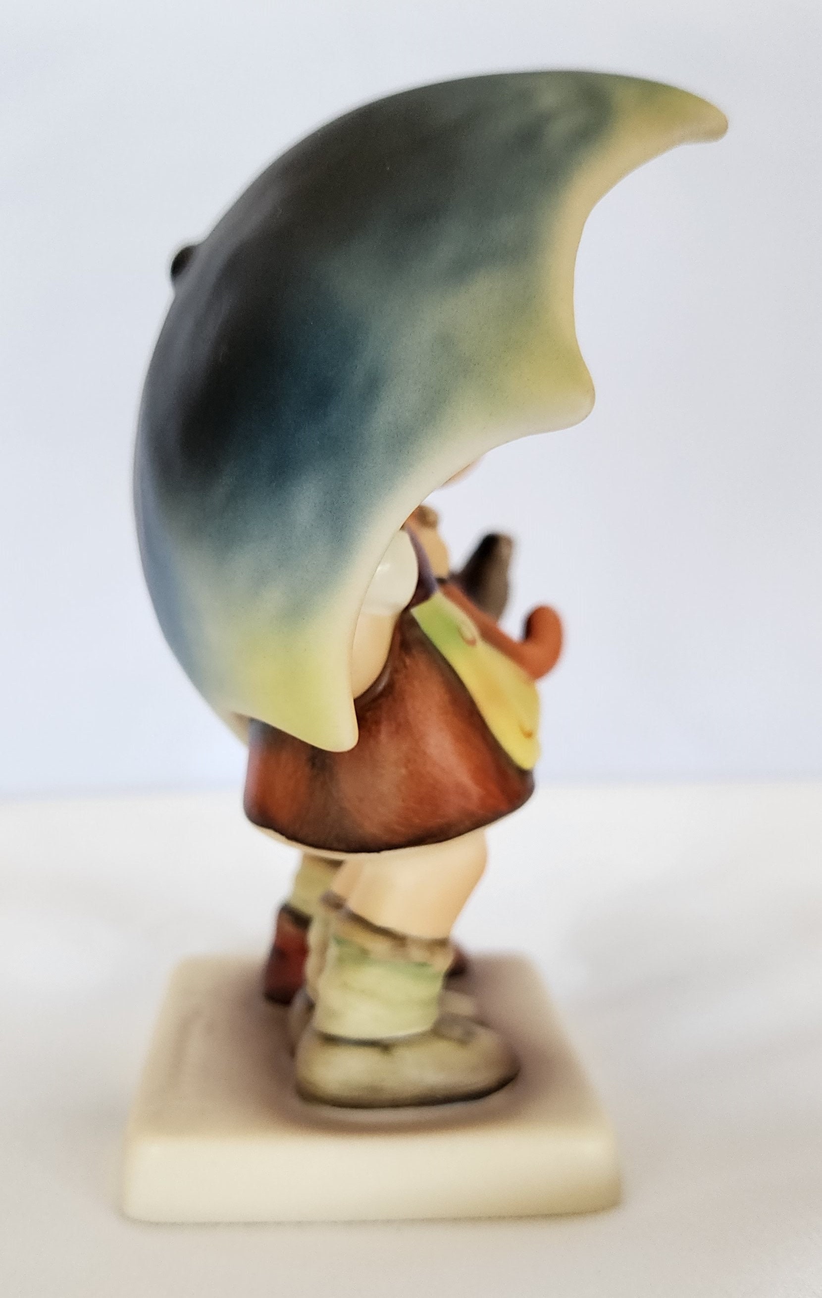 Goebel Hummel Stormy Weather Figurine 1992 4 3/4 Inches Tall