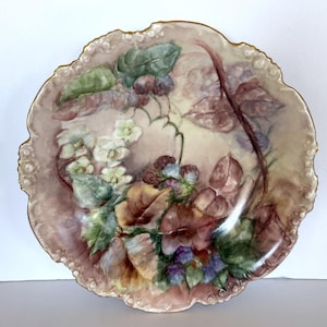 Antike Jean Pouyat Limoges bemalte Schale Brombeeren Frankreich 24 cm