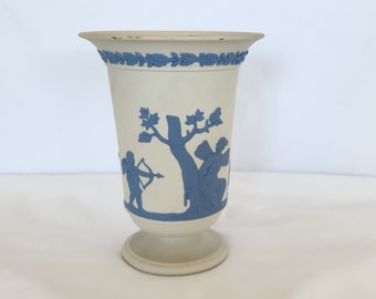 Vintage Wedgwood reverse Jasperware footed vase