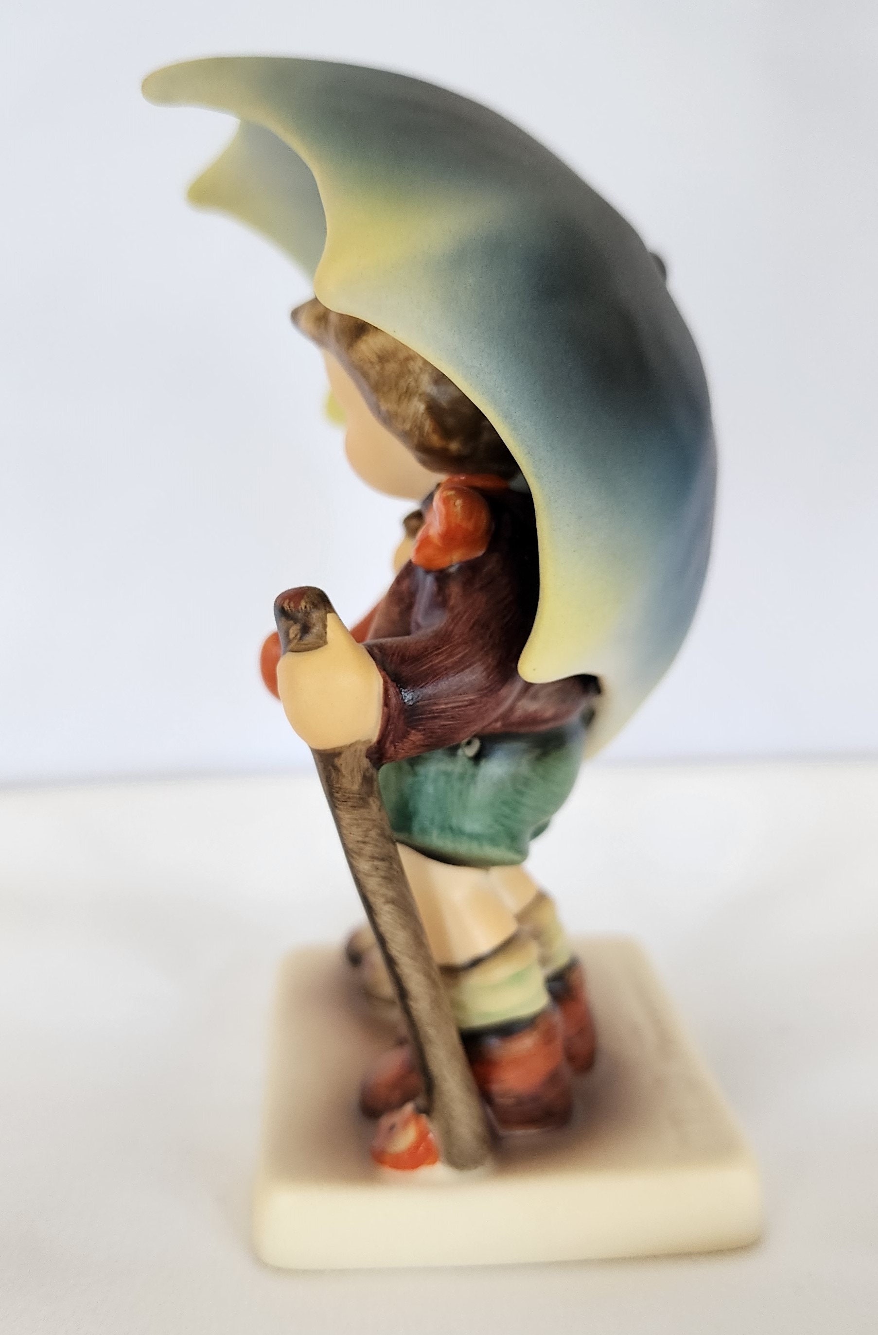 Goebel Hummel Stormy Weather Figurine 1992 4 3/4 Inches Tall