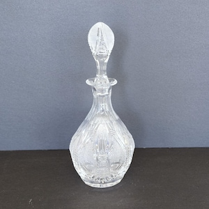 Decantador vintage de cristal tallado estilo bohemio con tapón grabado de 11 pulgadas