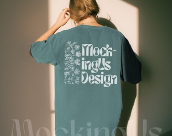 Comfort Colors 1717 Blau Fichte Rückseite Mockup | Golden Hour Minimalistische Streetwear Lifestyle Display