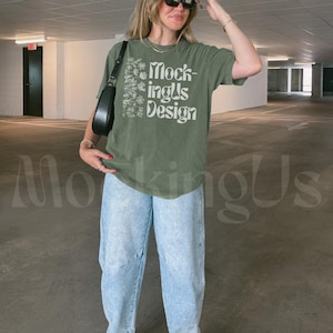 Moss T-shirt Livsstil Mockup, Komfortfärger C1717 Moss Mockup Grunge, Grön T-shirt Trendig Mockup Real, 1717 Skjorta Streetwear Mock Garage