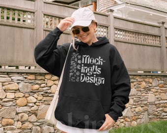 Maqueta de sudadera con capucha negra Gildan 18500 para estilo de vida, maqueta de sudadera con capucha negra para exteriores, maqueta de sudadera con capucha, maqueta de Pinterest de TikTok con estética de pescador
