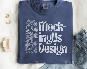 Maqueta de camiseta azul marino Comfort Colors C1717 con diseño plano / Maqueta de camiseta azul marino doblada 1717 / Maqueta simple de diseño plano de moda / Maqueta de camiseta azul marino VSCO