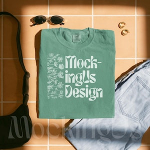 Hellgrün C1717 Flat Lay Mockup, Tshirt gefaltetes Mock-up, hellgrünes gefaltetes 1717 Mock, trendige ästhetische Shirt-Mock, echte Mock-ups