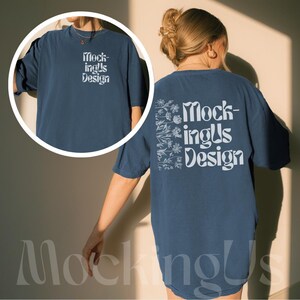 Comfort Colors 1717 Midnight T-shirt Mockup fram och bak - Verklig personmodell, dubbelsidig, överdimensionerad t-shirt
