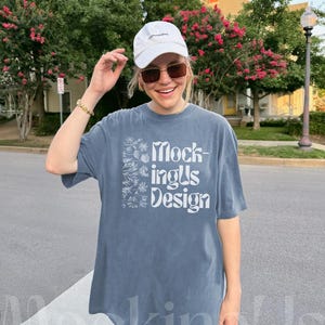 Maquette C1717 aux couleurs confort Blue Jean, devant de la maquette C1717 Blue Jean, t-shirt surdimensionné style de vie en plein air, mocks streetwear VSCO Summer Vibes