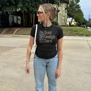 ブラック ベビーTシャツ モックアップ ギルダン 5000B Y2K クロップド ストリートウェア アウトドア ライフスタイル 実モデル G5000B