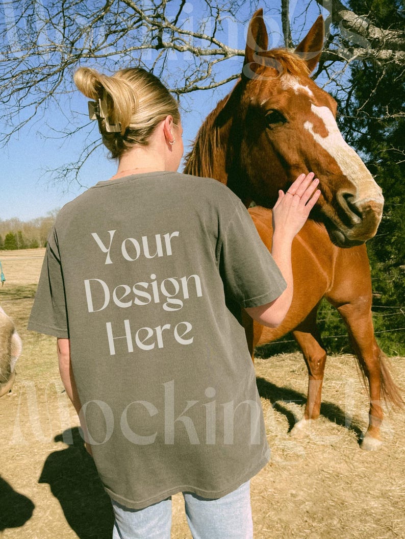 Comfort Color C1717 Pepper Horse Mockup | 1717 Real Model Outdoors image 1
