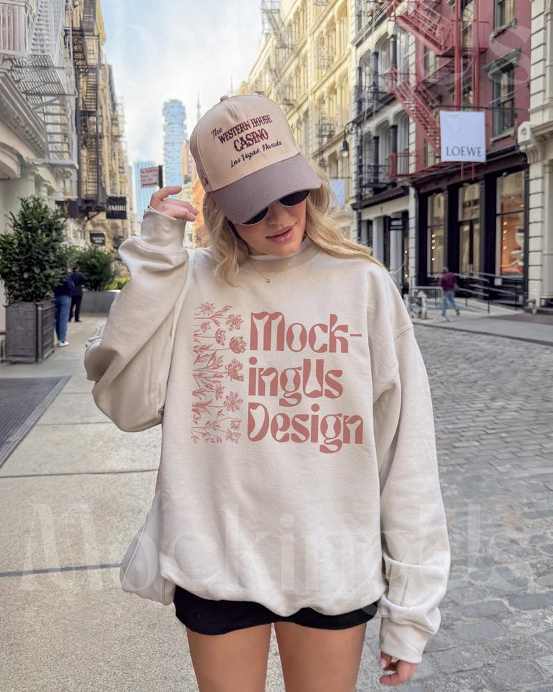 Sand Sweatshirt Mockup Trendy, Gildan 18500 Sand Lifestyle Mockup, Beige Crewneck Mock Up Outdoors, Gildan Real Mockup, City Influencer Mock