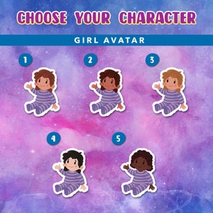 Pu&ograve; includere: Cinque avatar di ragazze dei cartoni animati con diversi colori di capelli e tonalit&agrave; della pelle. Ogni avatar indossa una maglietta da pigiama a righe bianche e viola e pantaloni blu. Gli avatar sono numerati da 1 a 5.
