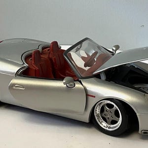 38* マイスト 1/18スケール ダイキャスト 31814 - ポルシェ