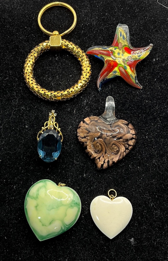 ET257 Vintage Mixed Materials Sizes And Forms Lot Of 6 Pendants