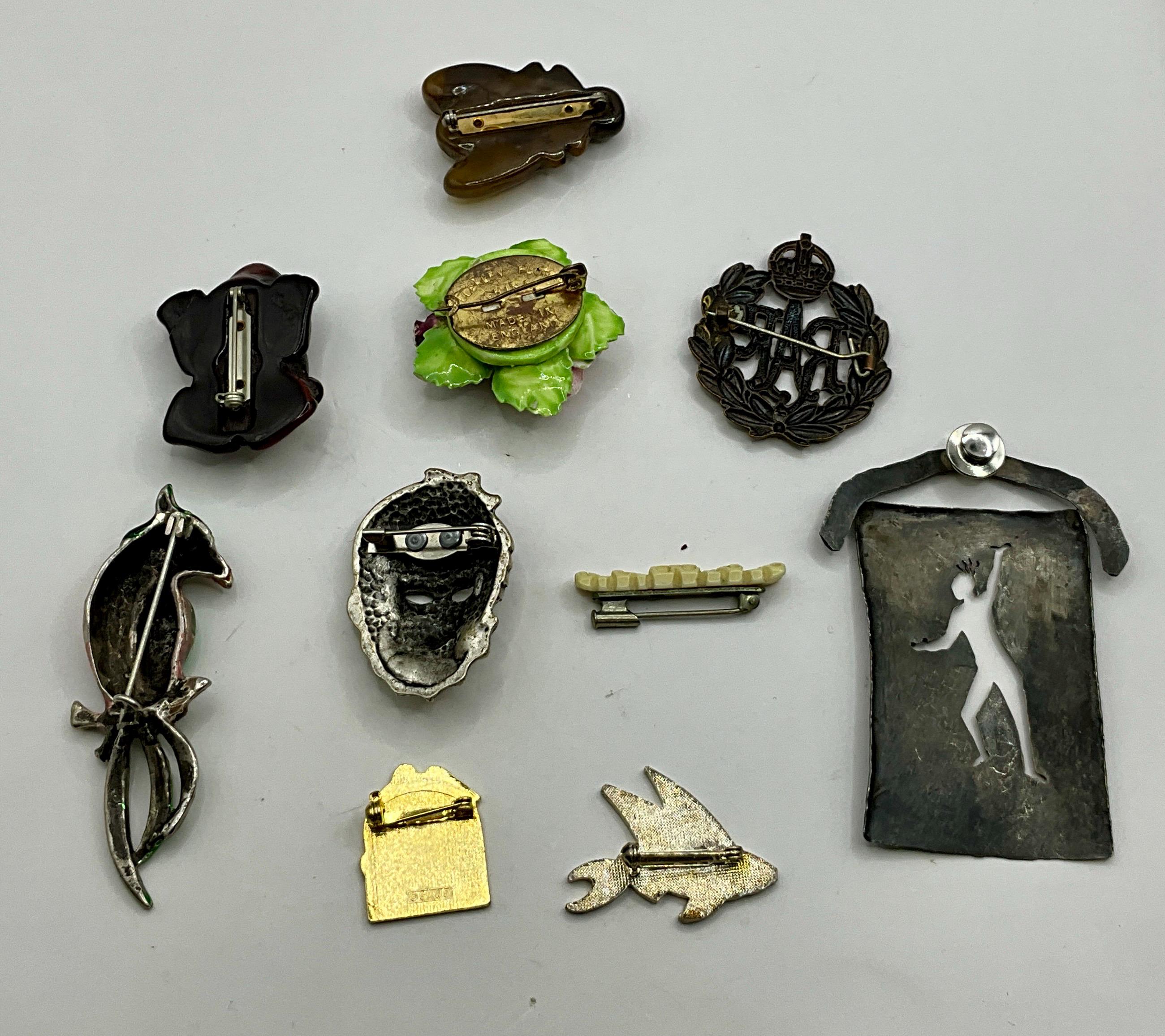 GP39 Bundle of Vintage Brooches Pins Lot of 10 Assorted