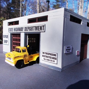 MINI-MOTORS, Inc. Exclusive Release 1/64 S-Scale Automotive Shop/Garage Kit image 1