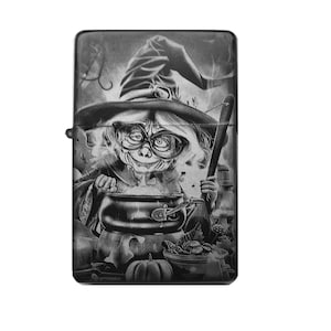 Heksenaansteker nr. 1 met stripgravure – motief van toverdrank en heksenketel, grappig Halloween-cadeau, personaliseerbaar met tekst