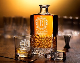 Custom Whiskey Decanter Set with Premium Engraving Quality, Fathers Day Gift, Comes with Free Gift Boxes.