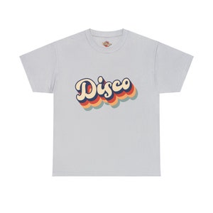 Ice grey t-shirt presenting the 'Disco' print, offering a soft and neutral background for the design.