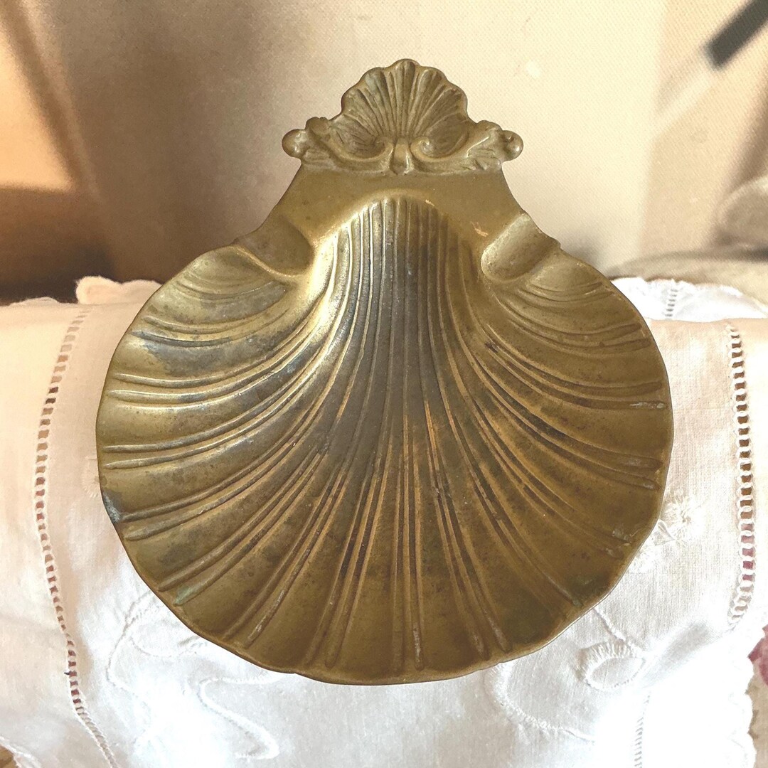 Vintage Pretty Large Brass Clam Shell Holder for Trinkets Soaps Keys ...