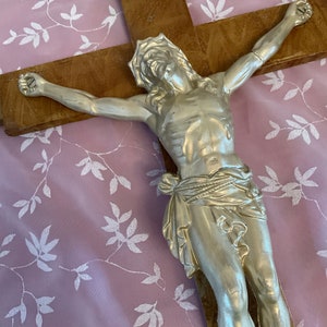 51 Cm Stunning BEAUTIFUL MAGNIFICENT ANTIQUE Church Crucifix French Gilt Metal Figure Christ Superb Detailed Casting Wood Walnut Veneer