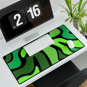 Green Swirl Design Desk Mat, Green Desk Mat, Geometric Aesthetic Mouse Pad, Office Decor Gift, Desk Accessories Organizer, Home Office