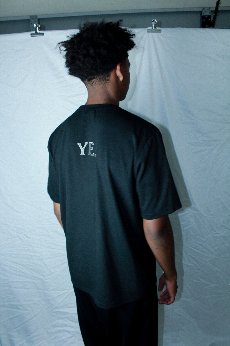 Oversized Kanye Streetwear tee image 3