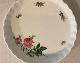 Christineholm Ribbed Edge Rose Pattern Quiche/ Pie Plate