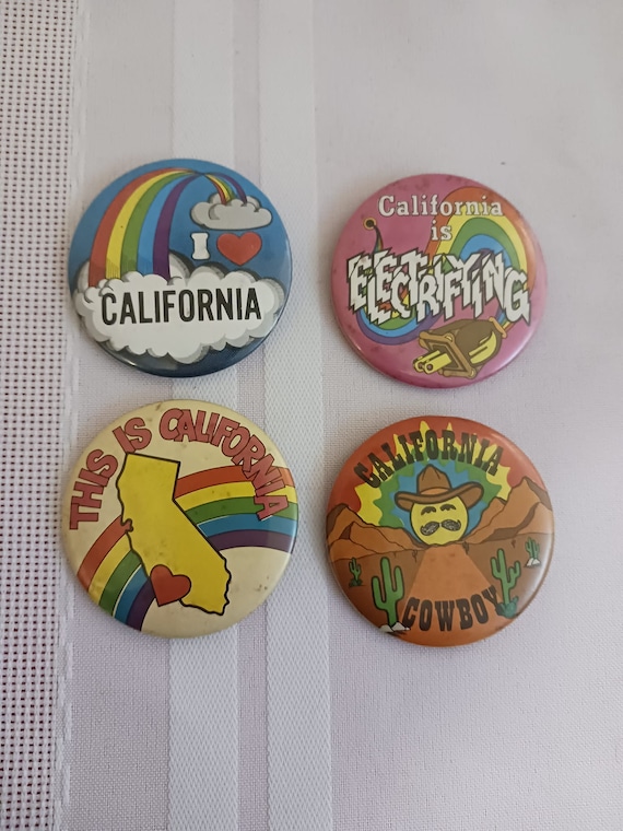 Bag of 17 California Themed Pinback Buttons