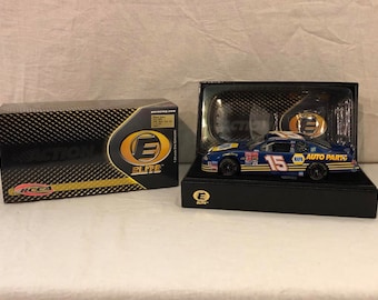 NIB RCCA 2002  No 15 Michael Waltrip Napa Monte Carlo Elite Die Cast Car