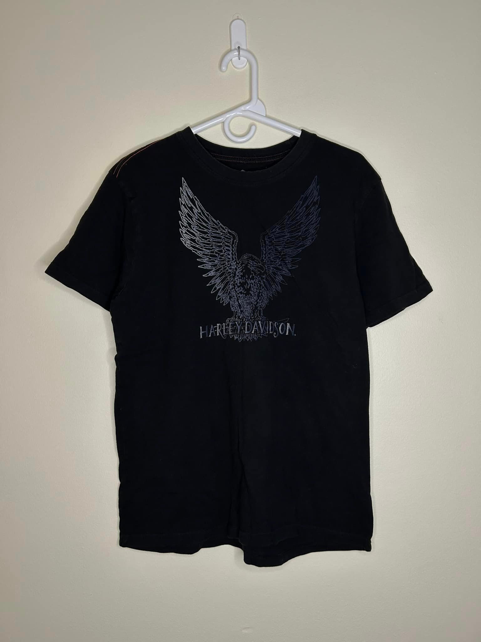 Size Large Harley Davidson Black Tee W/blue & Silver Eagle on 