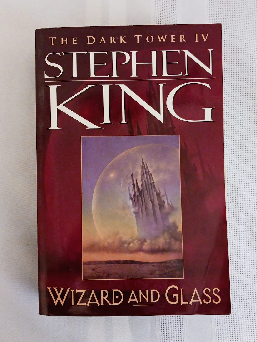 The Dark Tower IV, Wizard and Glass by Stephen King