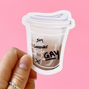 Adesivi per caffè ghiacciato gay / Divertenti lesbiche gay queer bisessuali LGBTQ / Adesivo lucido per laptop e cellulare LGBTQIA+ / Regalo per fidanzata o partner