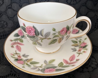 WEDGWOOD HATHAWAY ROSE Footed Teacup & Saucer Bone China Made in