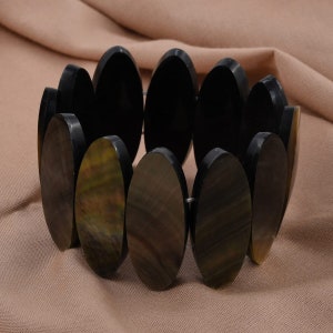 Grey Shell Pearl Stretch Bracelet, Grey Mother of Pearl Shell Bracelet, Chunky Pearl Bracelet