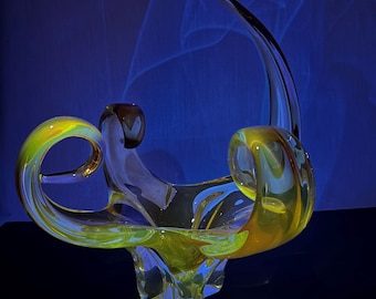 Large Signed Chalet Glass Honey Amber Spike & Curl Basket | 4 Point Pull | Mid Century Modern MCM Art Vase