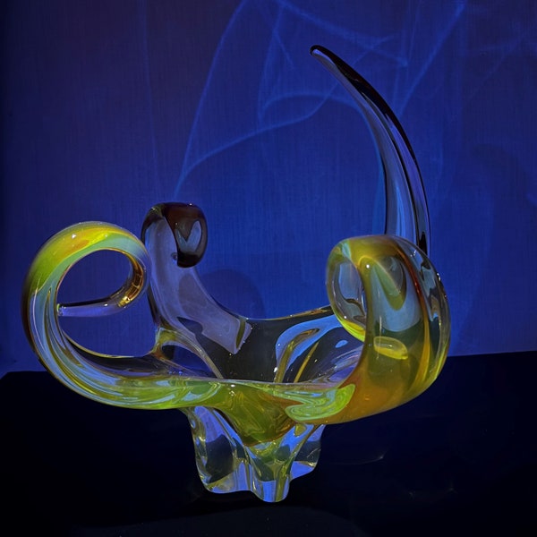 Grand panier Spikes & Curl ambre miel en verre signé Chalet | Tirette en 4 points | Vase d'art moderne MCM Mid-Century